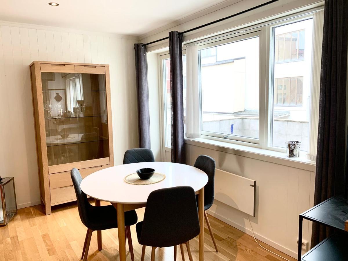 Fin Leilighet, Midt I Hjertet Av Kristiansund. Exterior foto